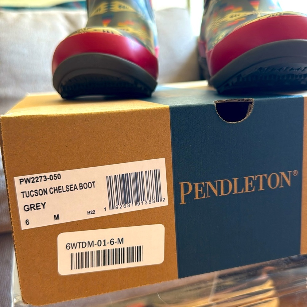 Pendleton Red and Blue Patterned Winter Boots - image 13